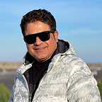 تصویری از رامین الماسی، بازیگر و مدیر تولید سینما و تلویزیون در پشت صحنه یکی از آثارش