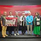 تصویری از مهدی حدادی، بازیگر سینما و تلویزیون در پشت صحنه یکی از آثارش