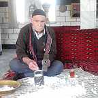 تصویری از مهدی حدادی، بازیگر سینما و تلویزیون در پشت صحنه یکی از آثارش