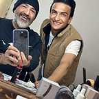 تصویری از صالح شعبانلو، چهره‌پرداز و بازیگر سینما و تلویزیون در پشت صحنه یکی از آثارش