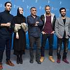 عکس جشنواره‌ ای فیلم سینمایی اژدها وارد می‌شود! با حضور مانی حقیقی، امیر جدیدی، همایون غنی‌زاده، احسان گودرزی و کیانا تجمل