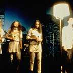  فیلم سینمایی Stop Making Sense با حضور David Byrne، Tina Weymouth و Jerry Harrison