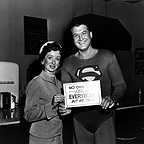  سریال تلویزیونی Adventures of Superman با حضور جرج ریوز و Noel Neill