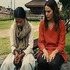  فیلم سینمایی Katmandú, un espejo en el cielo با حضور Verónica Echegui و Muna Thami