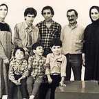 تصویری از امید آهنگر، بازیگر سینما و تلویزیون در حال بازیگری سر صحنه یکی از آثارش