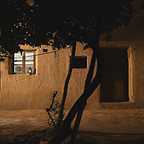 تصویری از شکوفه جباری، کارگردان و مجری طرح سینما و تلویزیون در حال بازیگری سر صحنه یکی از آثارش