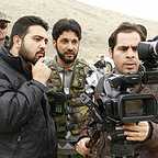 تصویری از اسد آتش بیگی، دستیار کارگردان و برنامه‌ریزی سینما و تلویزیون در پشت صحنه یکی از آثارش
