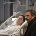  سریال تلویزیونی دکتر هاوس با حضور Hugh Laurie و Sasha Roiz
