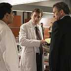  سریال تلویزیونی دکتر هاوس با حضور Hugh Laurie، Kal Penn و Robert Sean Leonard