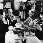  فیلم سینمایی بانو ناپدید می شود با حضور Dame May Whitty، Basil Radford و Naunton Wayne