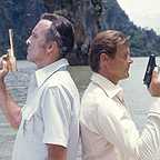  فیلم سینمایی مردی با طپانچه طلایی با حضور Roger Moore و کریستوفر لی