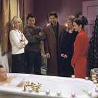  سریال تلویزیونی دوستان با حضور لیزا کودرو، جنیفر آنیستون، کورتنی کاکس، David Schwimmer، Matthew Perry و Matt LeBlanc