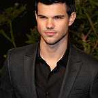  فیلم سینمایی گرگ و میش: سپیده دم - قسمت اول با حضور Taylor Lautner