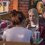  فیلم سینمایی اعصاب با حضور Emma Roberts، Miles Heizer و Kimiko Glenn