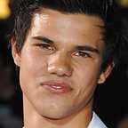  فیلم سینمایی گرگ و میش با حضور Taylor Lautner
