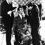  فیلم سینمایی رسنیک و تور کهنه با حضور کری گرانت، Peter Lorre و Raymond Massey