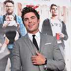  فیلم سینمایی همسایه ها با حضور زک افرون