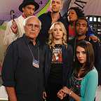  سریال تلویزیونی Community با حضور دنی پودی، Gillian Jacobs، Joel McHale، Yvette Nicole Brown، الیسون بری، Chevy Chase و دونالد گلاور