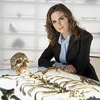 سریال تلویزیونی استخوان ها با حضور Emily Deschanel