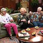  فیلم سینمایی پسر مادربزرگ با حضور Shirley Knight، Doris Roberts و Shirley Jones