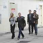  سریال تلویزیونی 24 با حضور کیفر ساترلند، Jennifer Westfeldt، مایکل مدسن و Joel Bissonnette