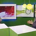 تصویری از بابک حسن زاده، مجری سینما و تلویزیون در حال بازیگری سر صحنه یکی از آثارش