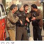 تصویری از رضا ریاحی، بازیگر سینما و تلویزیون در حال بازیگری سر صحنه یکی از آثارش