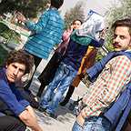 تصویری از مهرداد احمدی، بازیگر و دستیاراول کارگردان سینما و تلویزیون در حال بازیگری سر صحنه یکی از آثارش