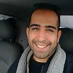 تصویری از سید حمید اسماعیلی سینما و تلویزیون در حال بازیگری سر صحنه یکی از آثارش