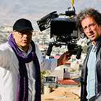 تصویری از بابک لطفی خواجه پاشا، بازیگر سینما و تلویزیون در حال بازیگری سر صحنه یکی از آثارش