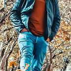 تصویری از نوید مزارعی، بازیگر سینما و تلویزیون در حال بازیگری سر صحنه یکی از آثارش