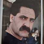 تصویری از عباس فتحی، بازیگر سینما و تلویزیون در حال بازیگری سر صحنه یکی از آثارش