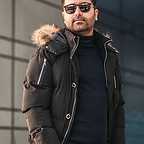 تصویری از بهروز محمدی، بازیگر و انتخاب بازیگر سینما و تلویزیون در حال بازیگری سر صحنه یکی از آثارش