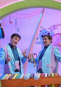 دوقلوها در شهر پنج ستاره