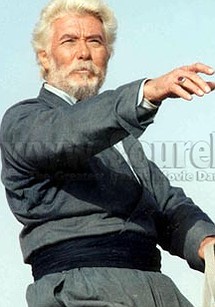 منوچهر آذر